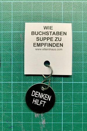 Denken hilft Anhänger von Elternhaus